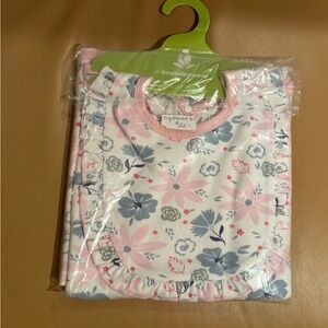 Floral bib and blanket set